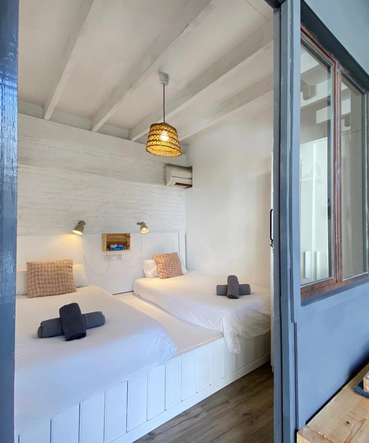 Fridays Flats Casa Lavander บาร์เซโลนา ภายนอก รูปภาพ